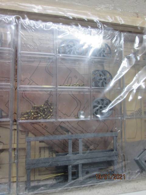 1:22 SCALE :  SAN FRANCISCO'S CABLE CAR KIT - BOXED