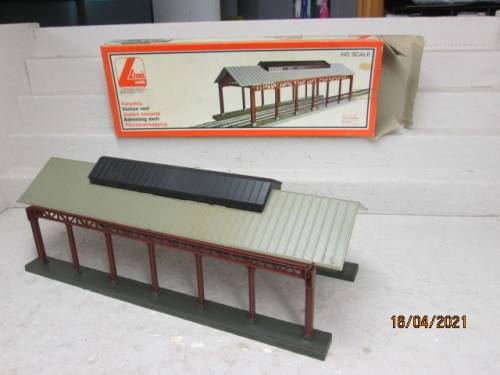 HO SCALE : LIMA : STATION ROOF - BOXED