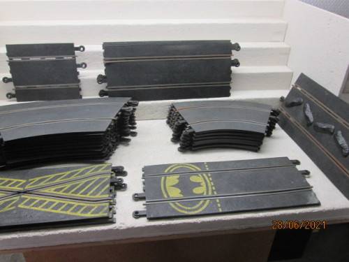 SCALEXTRIC/HORNBY HOBBIES : X27 PIECES OF TRACK + BITS & PIECES
