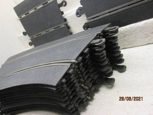 SCALEXTRIC/HORNBY HOBBIES : X27 PIECES OF TRACK + BITS & PIECES