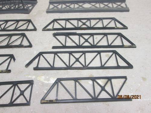 HO SCALE : BRIDGE BITS AND PIECES