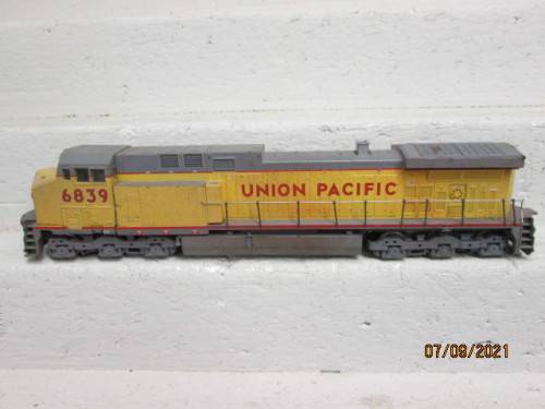HO SCALE : ATHEARN : AC 4400 - UNION PACIFIC - DIESEL LOCOMOTIVE - DUMMY