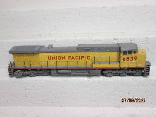 HO SCALE : ATHEARN : AC 4400 - UNION PACIFIC - DIESEL LOCOMOTIVE - DUMMY