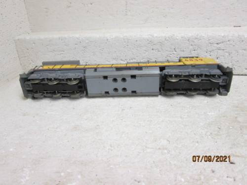 HO SCALE : ATHEARN : AC 4400 - UNION PACIFIC - DIESEL LOCOMOTIVE - DUMMY