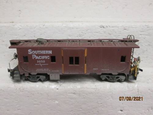 HO SCALE : ATHEARN : CABOOSE - SOUTHERN PACIFIC