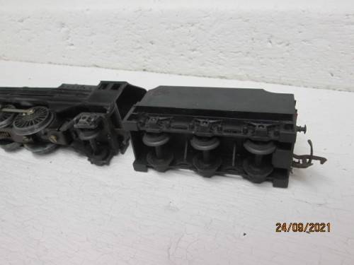 OO SCALE : TRIANG : 4-6-2 STEAM LOCOMOTIVE