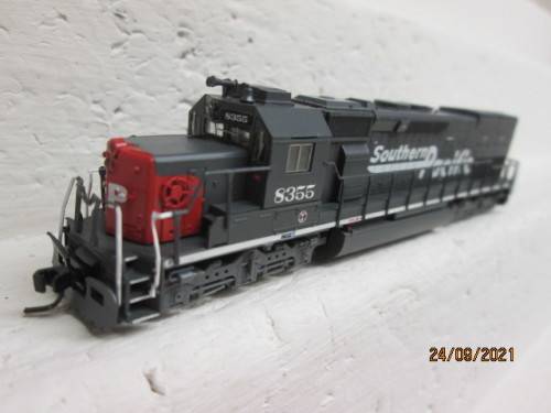 N SCALE : INTERMOUNTAIN SD40T-2 DIESEL LOCOMOTIVE - BOXED