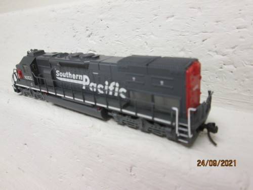 N SCALE : INTERMOUNTAIN SD40T-2 DIESEL LOCOMOTIVE - BOXED