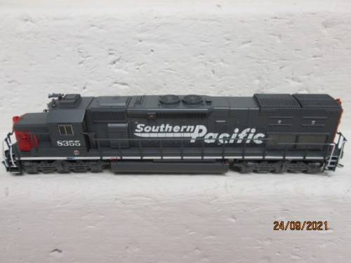 N SCALE : INTERMOUNTAIN SD40T-2 DIESEL LOCOMOTIVE - BOXED