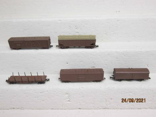 N SCALE : BROWN GOODS WAGONS - X5