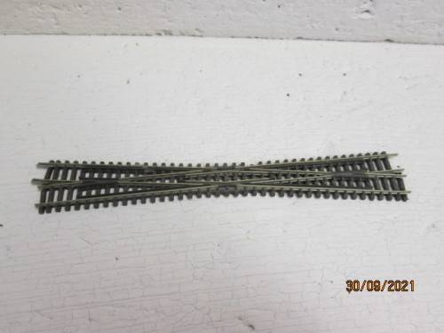 N SCALE : PECO : CROSS OVER