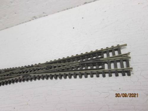 N SCALE : PECO : CROSS OVER