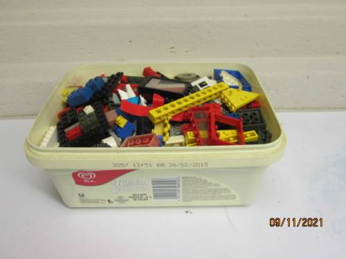 LEGO : 2LITRE CONTAINER FULL