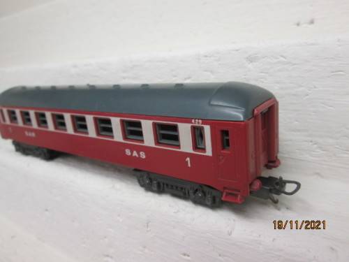 HO SCALE : LIMA SAR : ORANGE EXPRESS - FIRST CLASS COACH