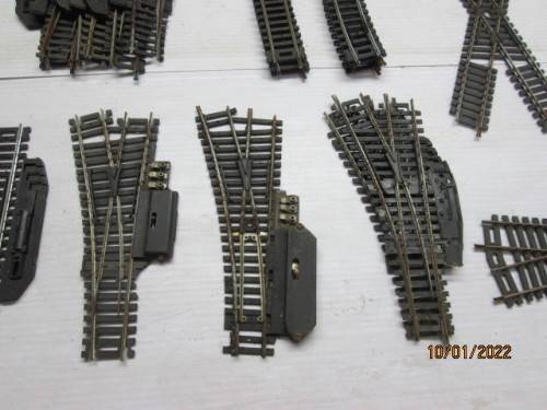 HO / OO SCALE : LARGE AMOUNT OF LIMA TRACK - 169 PIECES - 3 BEER BOXES