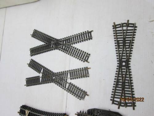 HO / OO SCALE : LARGE AMOUNT OF LIMA TRACK - 169 PIECES - 3 BEER BOXES