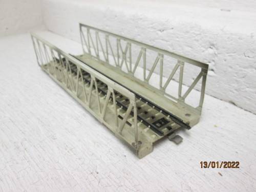 HO SCALE : MARKLIN : M TRACK : METAL TRUSS BRIDGE
