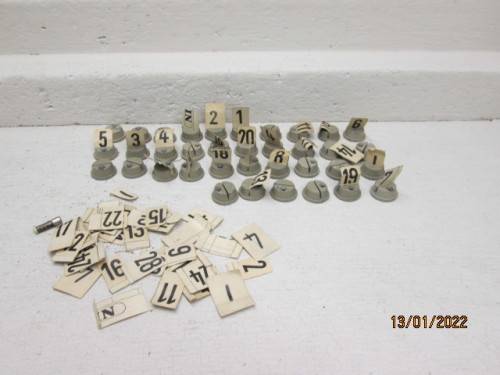 HO SCALE : MARKLIN : METAL MARKERS - X36