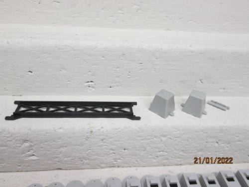 N SCALE : BACHMANN : 31 PIECE PIER SET - BOXED