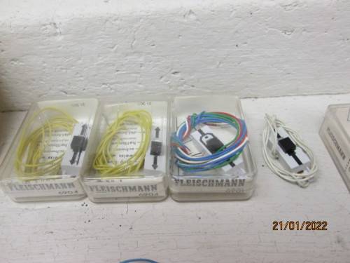 N SCALE : RAIL SIGNALS AND LAMPS, SWITCHES ETC - (SOME BOXED)