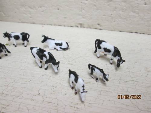OO SCALE: VARIOUS COWS - X7