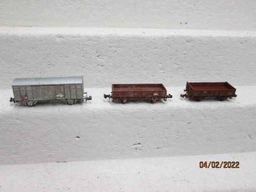 N SCALE : TRIX : X3 GOODS WAGONS - SAR - BOXED