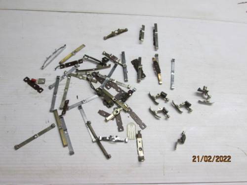 HO SCALE : MARKLIN : PICK UP SHOES - SCRAPYARD