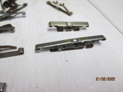 HO SCALE : MARKLIN : PICK UP SHOES - SCRAPYARD