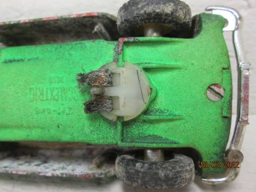 1:32 SCALE : SCALEXTRIC ASTIN MARTIN - DB4