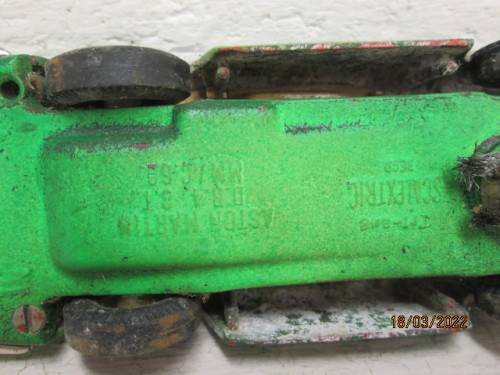 1:32 SCALE : SCALEXTRIC ASTIN MARTIN - DB4