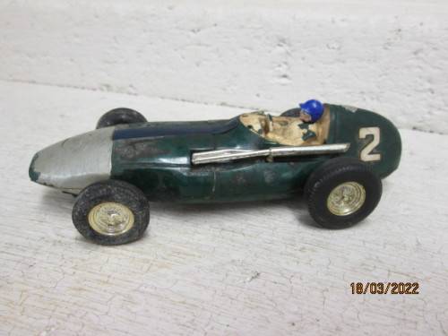 1:32 SCALE : SCALEXTRIC VANWALL SPORTS CAR