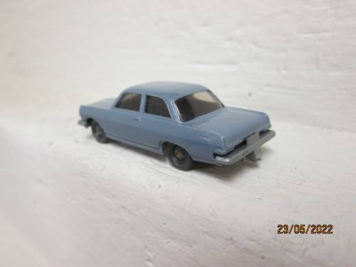 HO SCALE : WIKING : 1965 OPEL RECORD