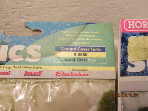 HO SCALE : HORNBY - X3 PACKETS VARIOUS SCENIC MATERIAL