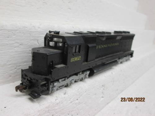 HO SCALE : ATHEARN : PENNSYLVANIA SD45 DIESEL LOCOMOTIVE