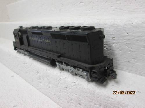 HO SCALE : ATHEARN : PENNSYLVANIA SD45 DIESEL LOCOMOTIVE