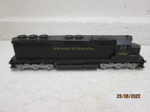 HO SCALE : ATHEARN : PENNSYLVANIA SD45 DIESEL LOCOMOTIVE