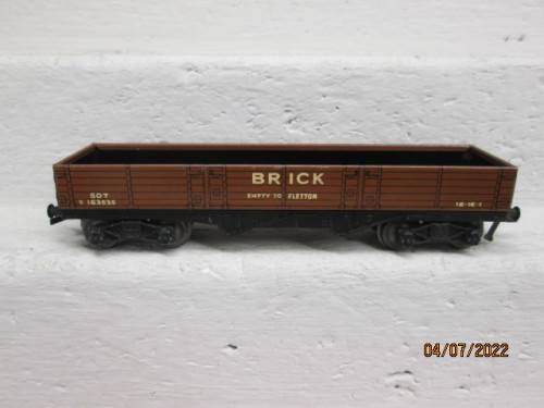 OO SCALE : HORNBY DUBLO - 50 TON BRICK WAGON
