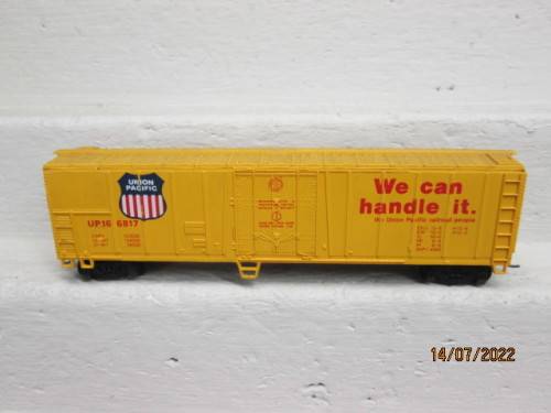 HO SCALE : BACHMANN : UNION PACIFIC : 50 FOOT BOX CAR