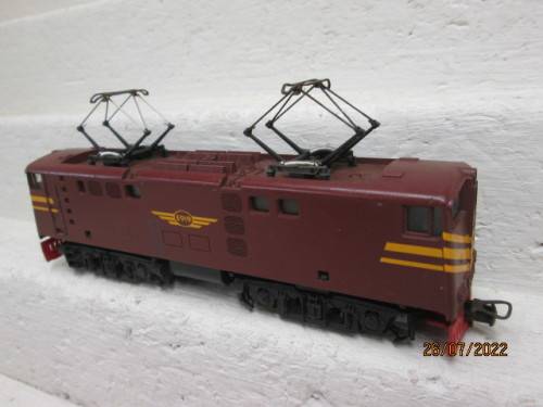 HO SCALE : LIMA : SAR : 5E BROWN - ELECTRIC LOCOMOTIVE