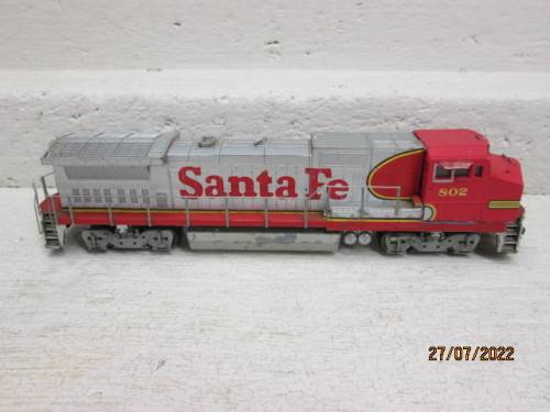 HO SCALE : WALTHERS : SANTA FE - GE-8 40C DIESEL LOCOMOTIVE - BOXED