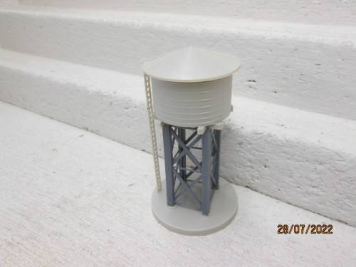 HO SCALE : WATER TOWER