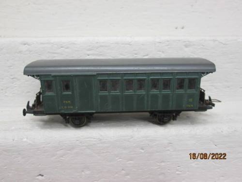 HO SCALE : RIVEROSSI : OLD TIMER GREEN PASSENGER COACH