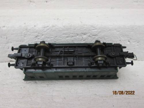 HO SCALE : RIVEROSSI : OLD TIMER GREEN PASSENGER COACH