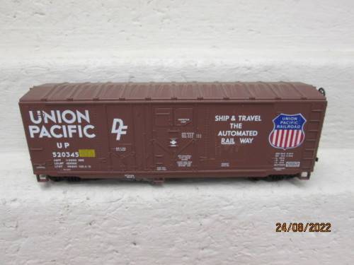HO SCALE : ATHEARN : 40 FOOT UNION PACIFIC BOX CAR WAGON - BOXED