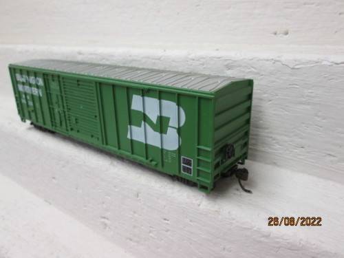 HO SCALE : INTERMOUNTAIN - BURLINGTON NORTHERN - 51 FOOT BOX CAR WAGON - BOXED
