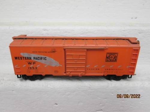 HO SCALE : WESTERN PACIFIC - 40 FOOT BOX CAR