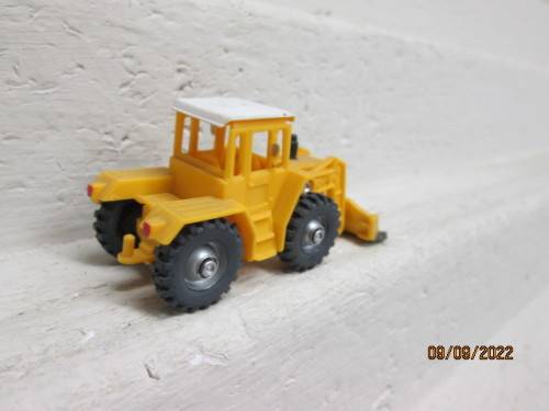 HO SCALE : ENTRY LEVEL BULLDOZER