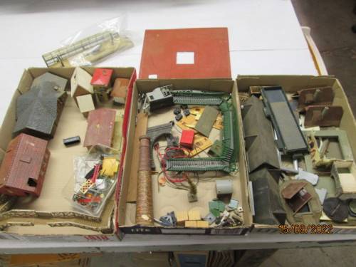 HO / OO SCALE : BUILDING SCRAPYARD - X3 BEERBOXES