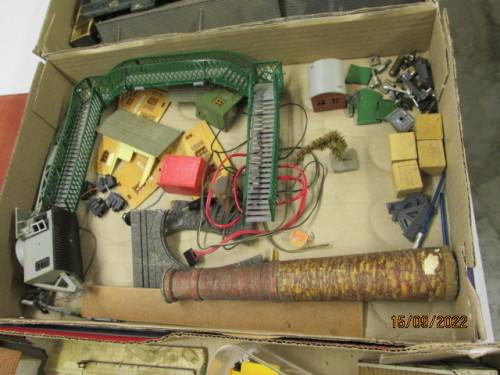 HO / OO SCALE : BUILDING SCRAPYARD - X3 BEERBOXES