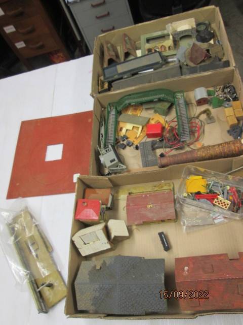 HO / OO SCALE : BUILDING SCRAPYARD - X3 BEERBOXES